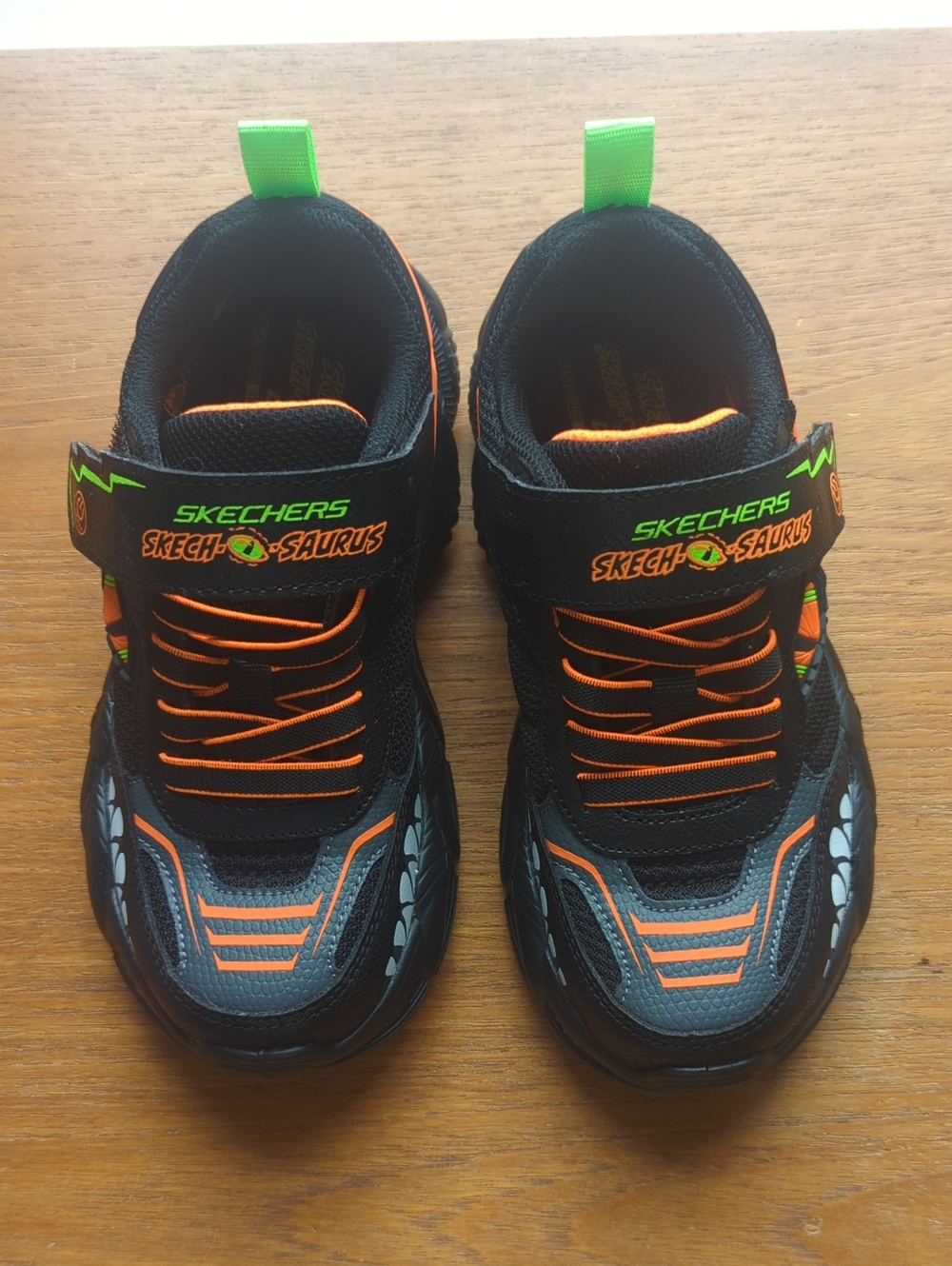 Skechers Skech-a-Saurus Sneakers. NWOB.